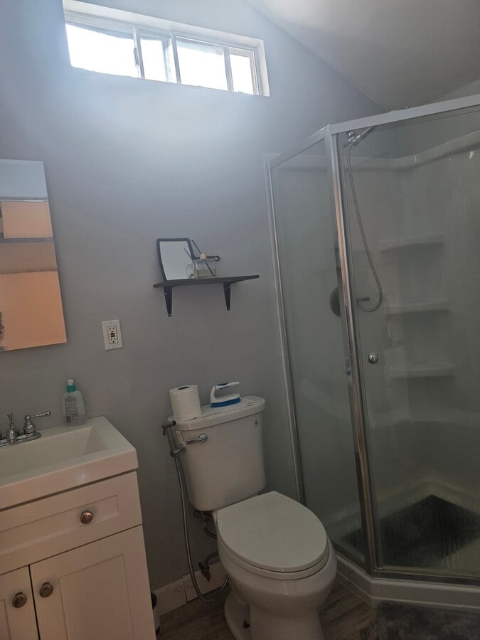 Photo - 1748 Wellesley Ave