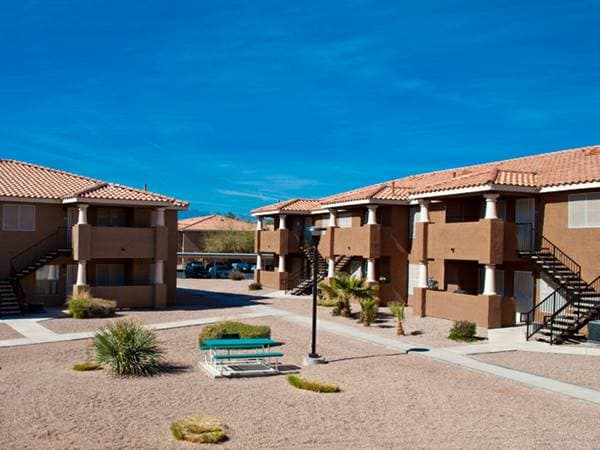 Comunidad - Lake Tonopah Apartments