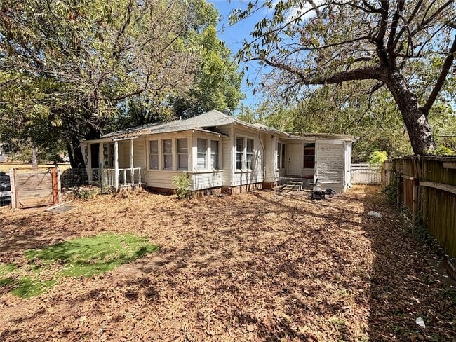 Photo - 530 Schmitz Ave