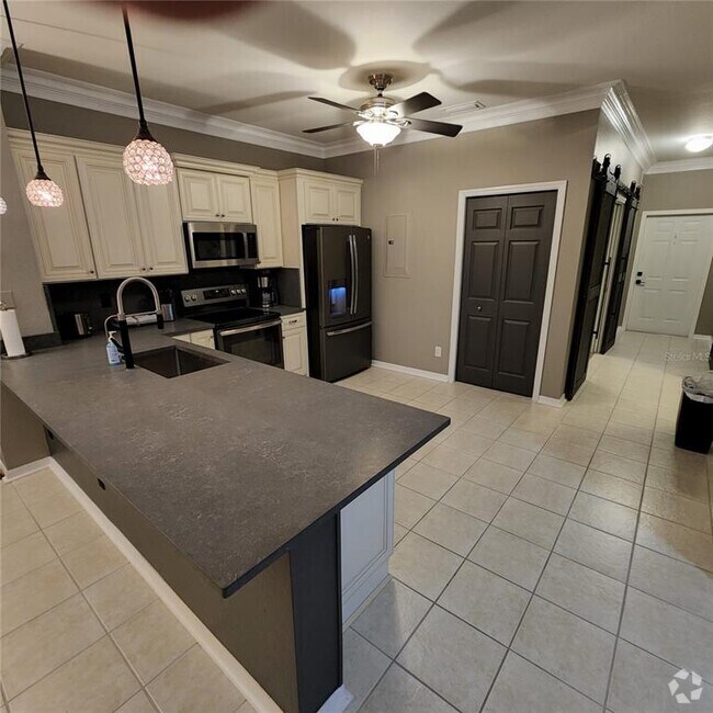 Building Photo - 3500 Mondovi Ct Unit 321 Rental
