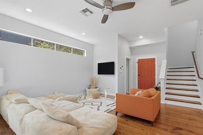 Photo - 1326 W 24th St