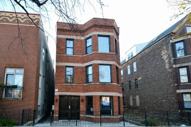 Building Photo - 2019 N Hoyne Ave Rental