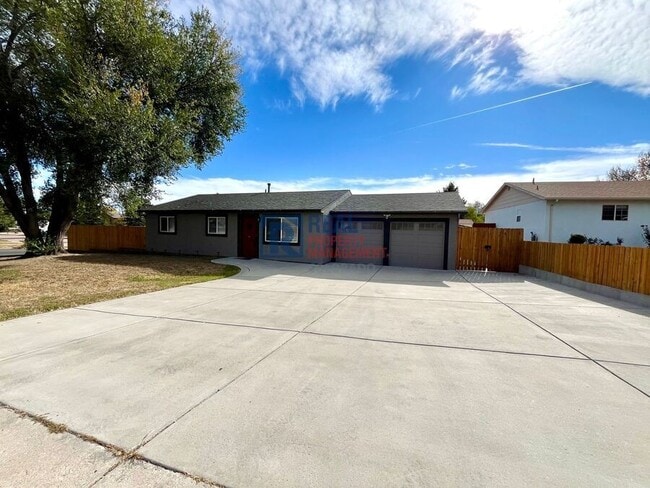 Building Photo - 1675 Tahlequah Dr