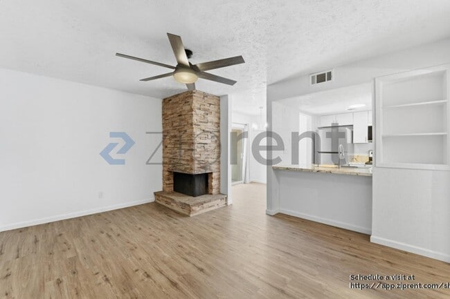 Photo - 1620 N Wilmot Rd