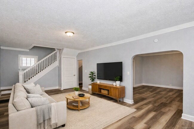 Photo - 1051 N Mount Street