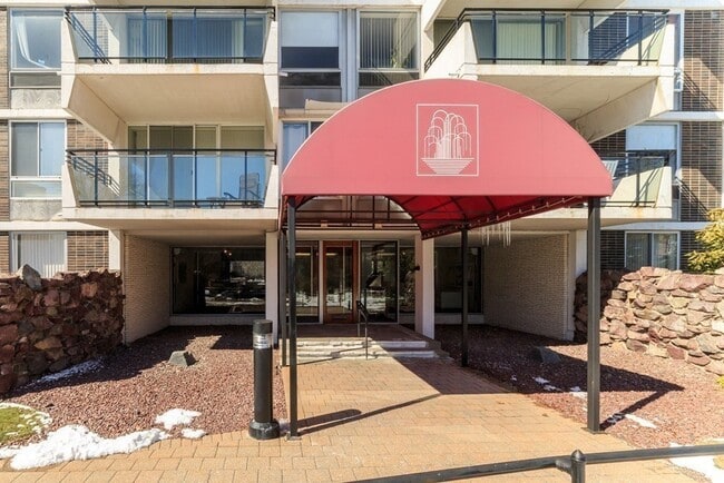 Building Photo - 60 Babcock St Unit 36