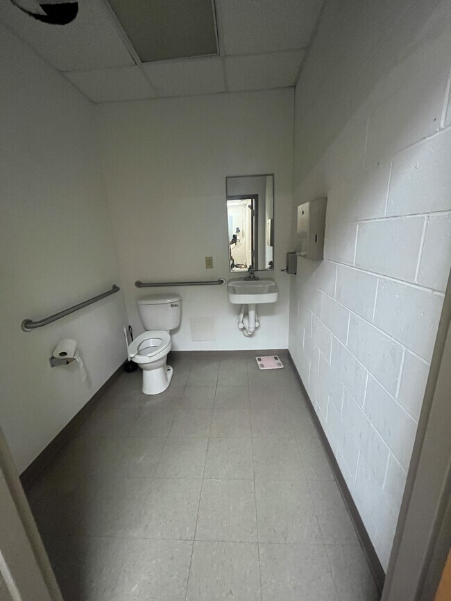 Photo - 2312 S Main St