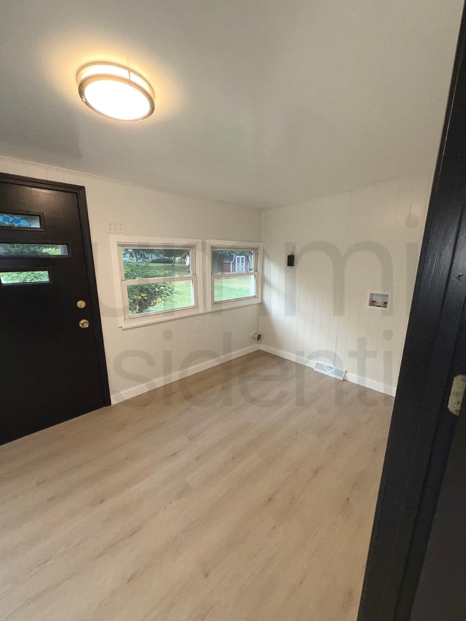 Photo - 3 Bedroom 1 1/2 Bathroom Home in Greenwich!!