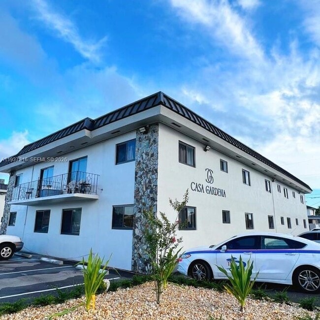 Photo - 805 W 30th St Unit 4