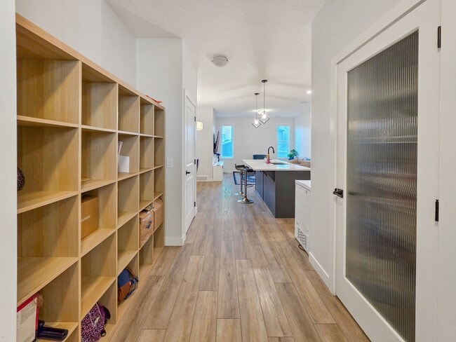 Photo - 14620-14624 24 St NW