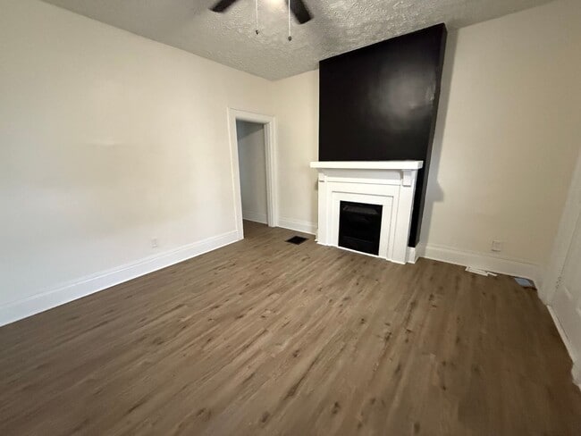 Photo - 975-977_MILLER AVE Unit 977