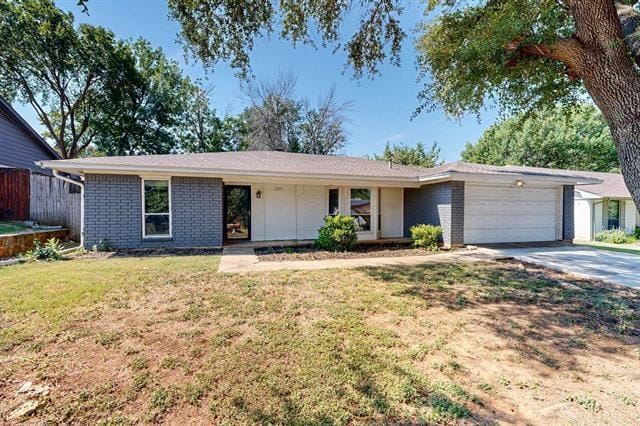 Building Photo - 2211 Sierra Dr Rental