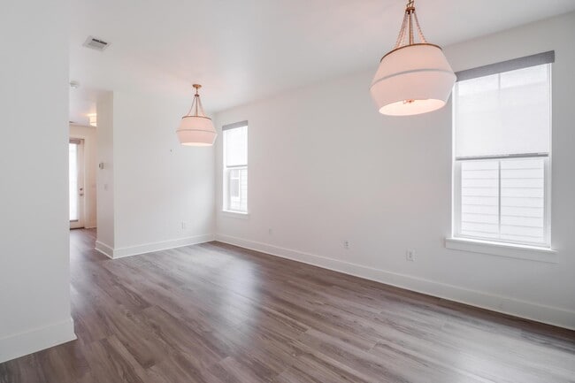 Photo - 2207 Government St