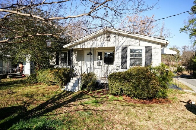 Photo - Cozy 3 Bedroom Downtown Apex Home