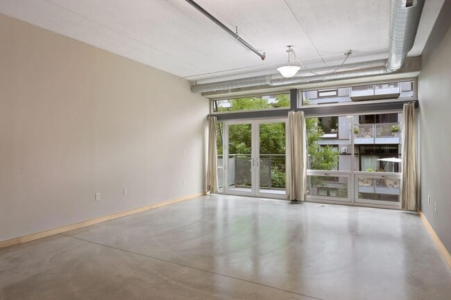 Photo - 710 N 4th St