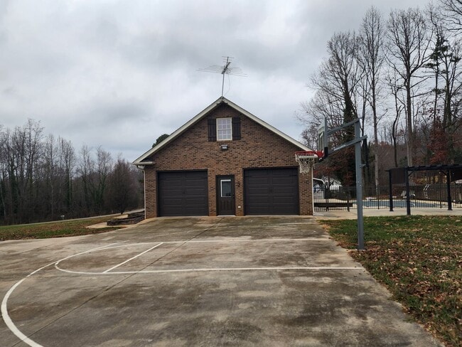 7816 Cheatham Ford Rd