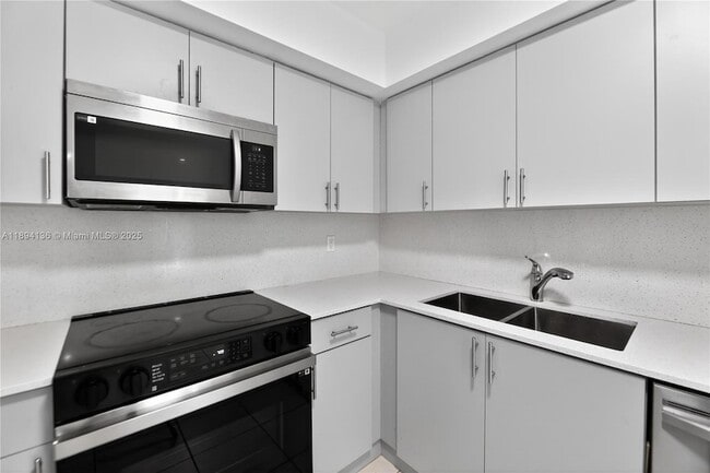 Photo - 7001 NW 15th St Unidad 7001