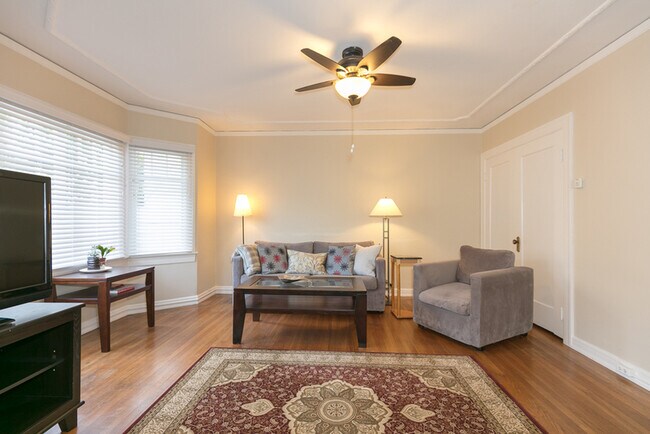 Building Photo - 3434 California St Unit #2