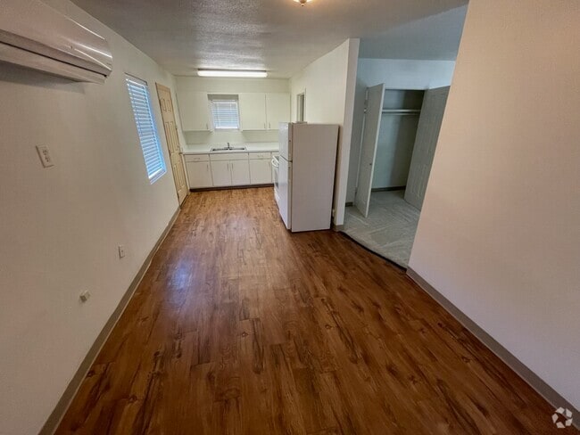 Building Photo - 3014 22nd St Rental