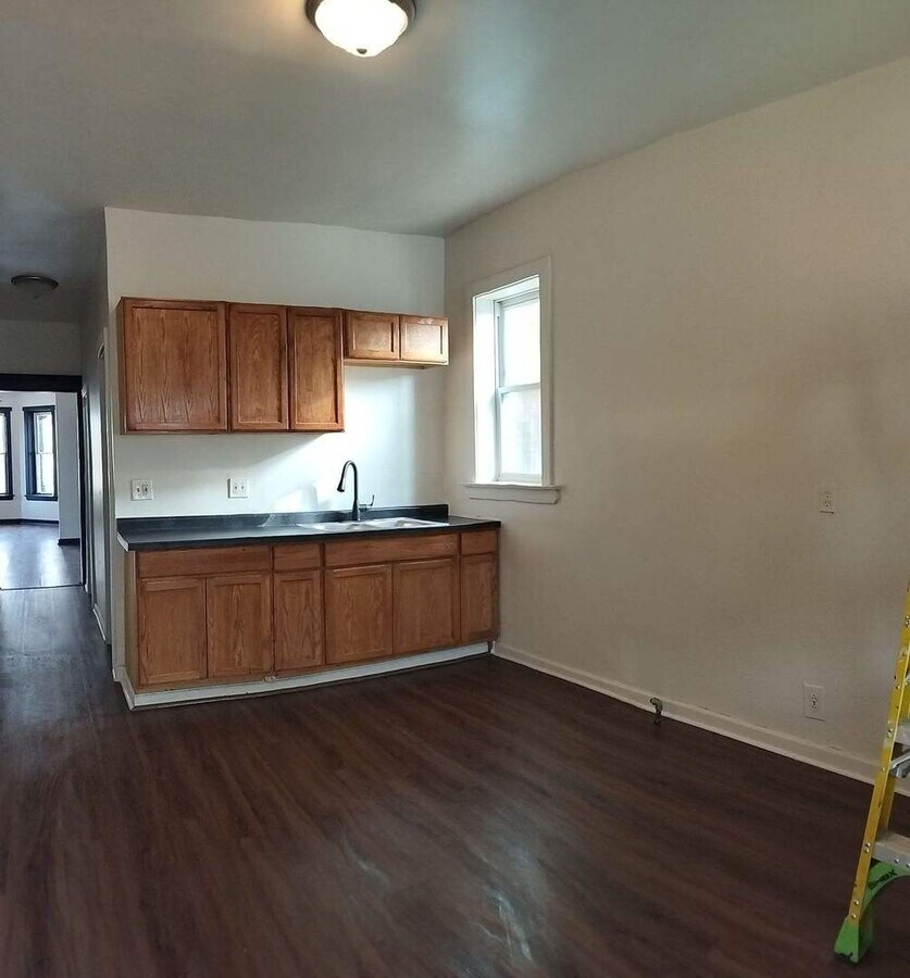 Photo - 1420 S Millard Ave