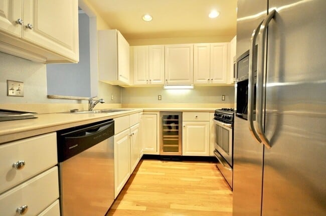 Photo - 340 Bunker Hill St Unit 1E