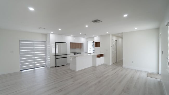 Photo - 255 Grant Dr