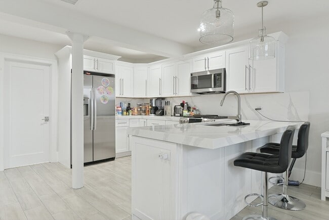 Photo - 467 E 8th St Unit 1A