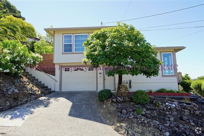 Building Photo - Central San Rafael Home with Awesome Mt. T...