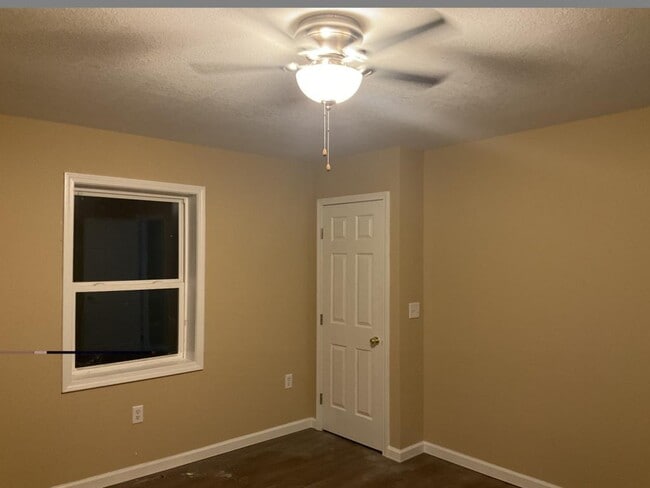 Photo - 141 Lotze St