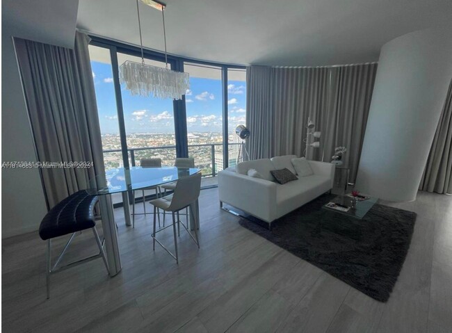 Building Photo - 55 SW 9th St Unit 4208 Rental