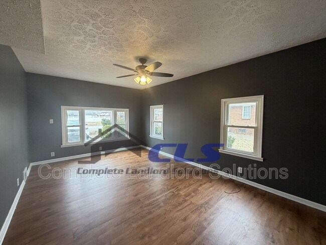 Photo - 2116 Poplar St