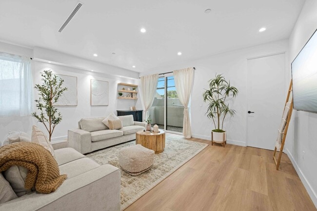 Photo - RECENTLY BUILT TOWNHOME | 4 BED 5 BATH | GARAGE