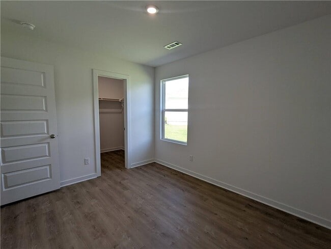 Photo - 1040 Rently St