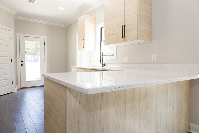 Photo - 902 Desoto Dr