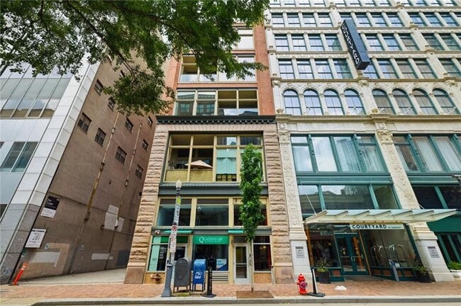 Building Photo - 941 Penn Ave