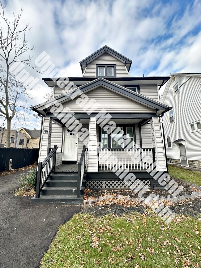 Building Photo - 174 Milton St