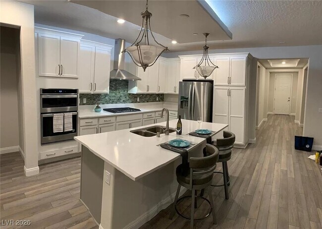 Photo - 92 Lake Oasis St