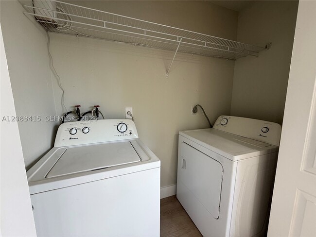 Photo - 470 NE 18th Ave