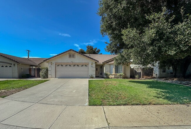 Lovely 3 Bedroom Home! - Lovely 3 Bedroom Home!