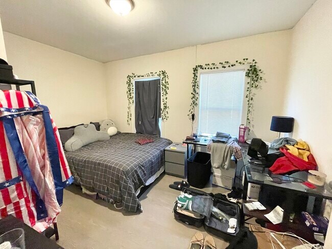 Photo - 21 Iroquois St Unit 1