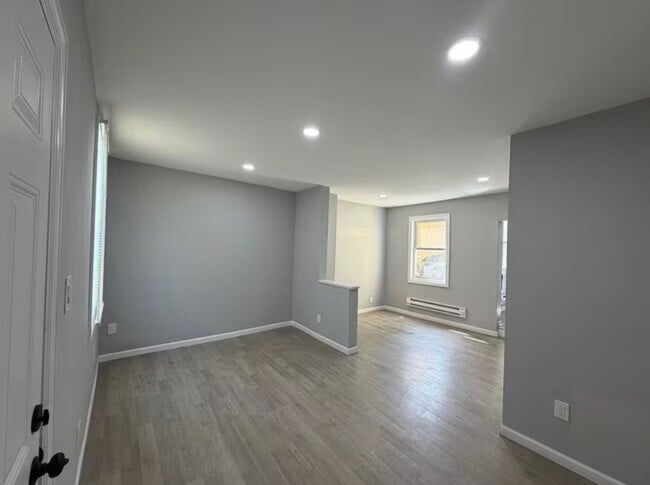 Photo - 12 Cedar Aly