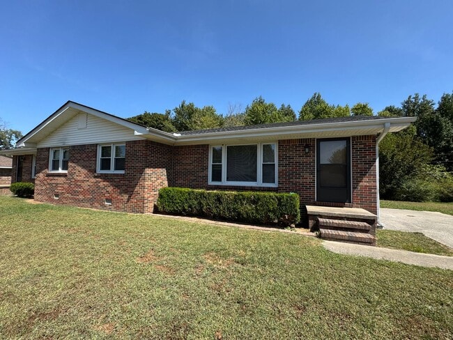 Building Photo - 586 Hutchens Rd Unit A Rental