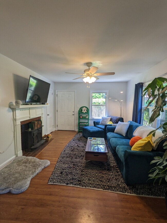 Photo - Fully fenced in yard and convenient location.