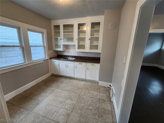 Photo - 2200 W 104th St Unit Upper