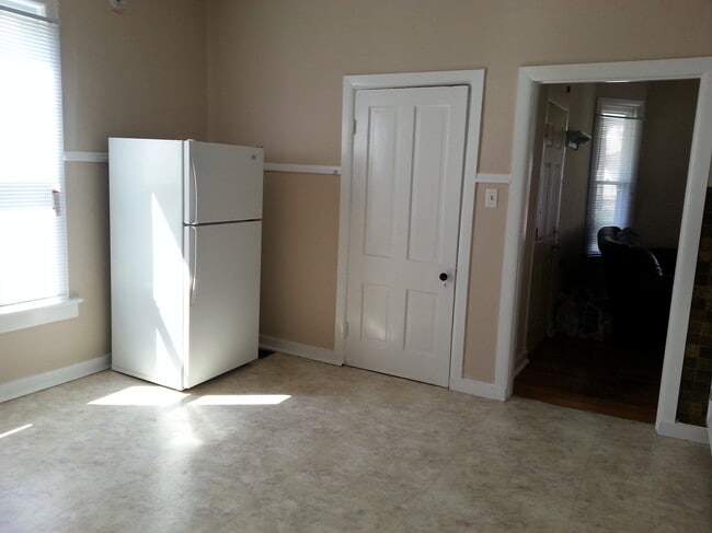 Photo - 211 W Eureka St Unit First floor 1 Bed