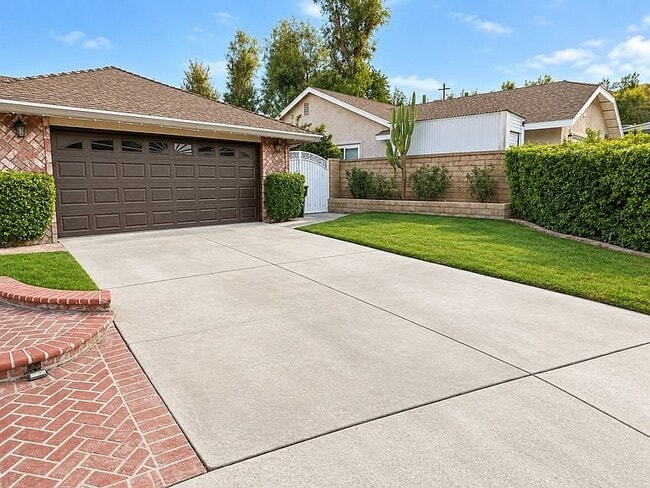 20824 Canterwood Dr