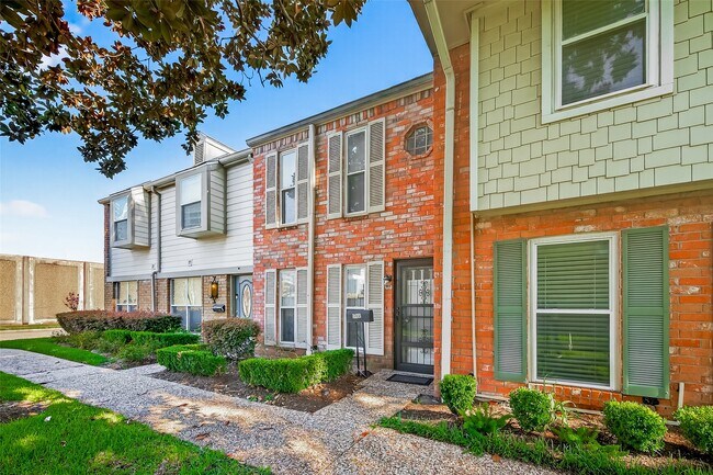 Photo - 10381 Briar Forest Dr Unidad True