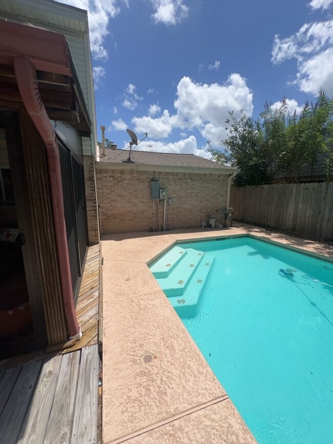 Photo - 18507 Sweetmeadow Dr