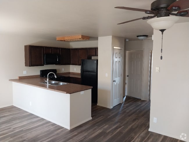 Building Photo - 207 4th St SW Rental