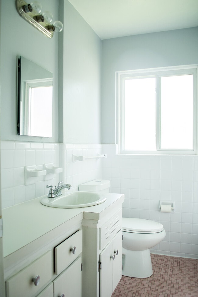 Photo - Royal Oak Crossings at Gardenia